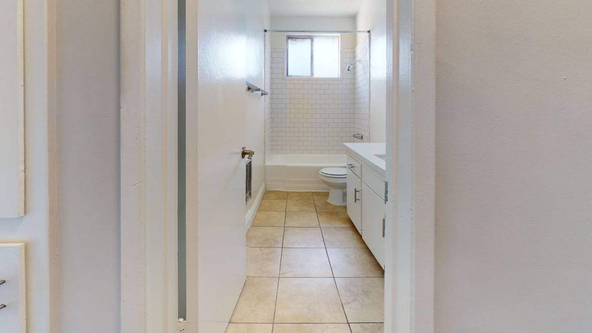 Apartment for rent at 1333 N Stanley Ave, Los Angeles, CA 90046