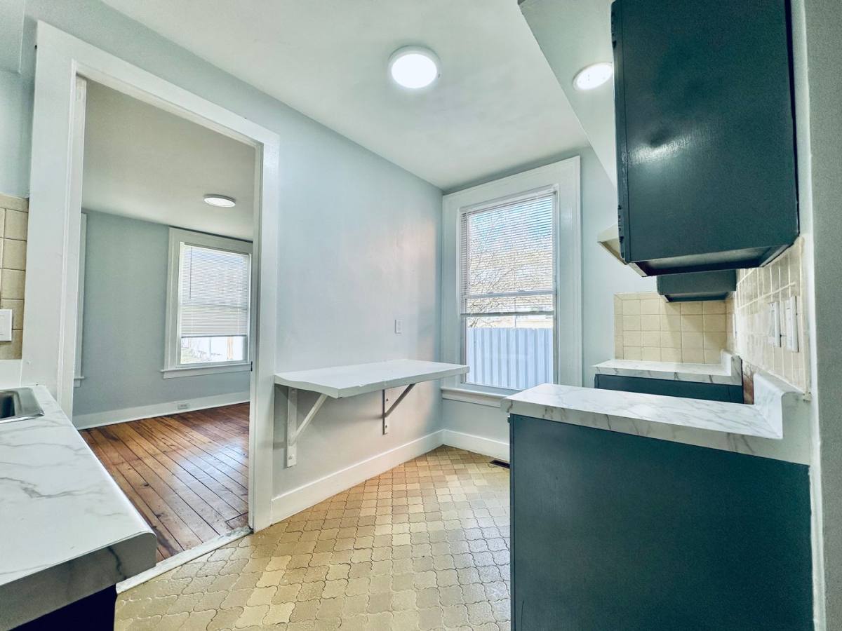 Apartment for rent at 166-168 Park St, New Haven, CT 06511