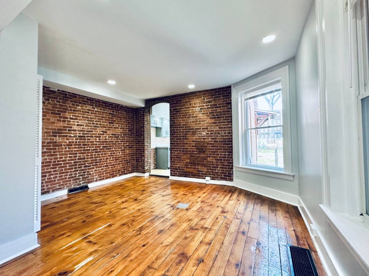 Apartment for rent at 166-168 Park St, New Haven, CT 06511