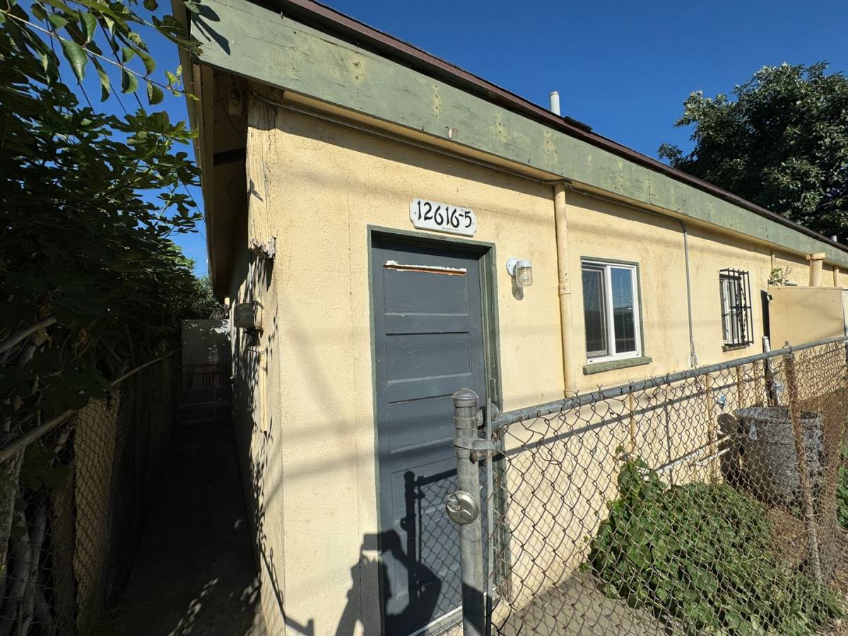 Apartment for rent at 12614-12622 Lambert Rd, Whittier, CA 90602