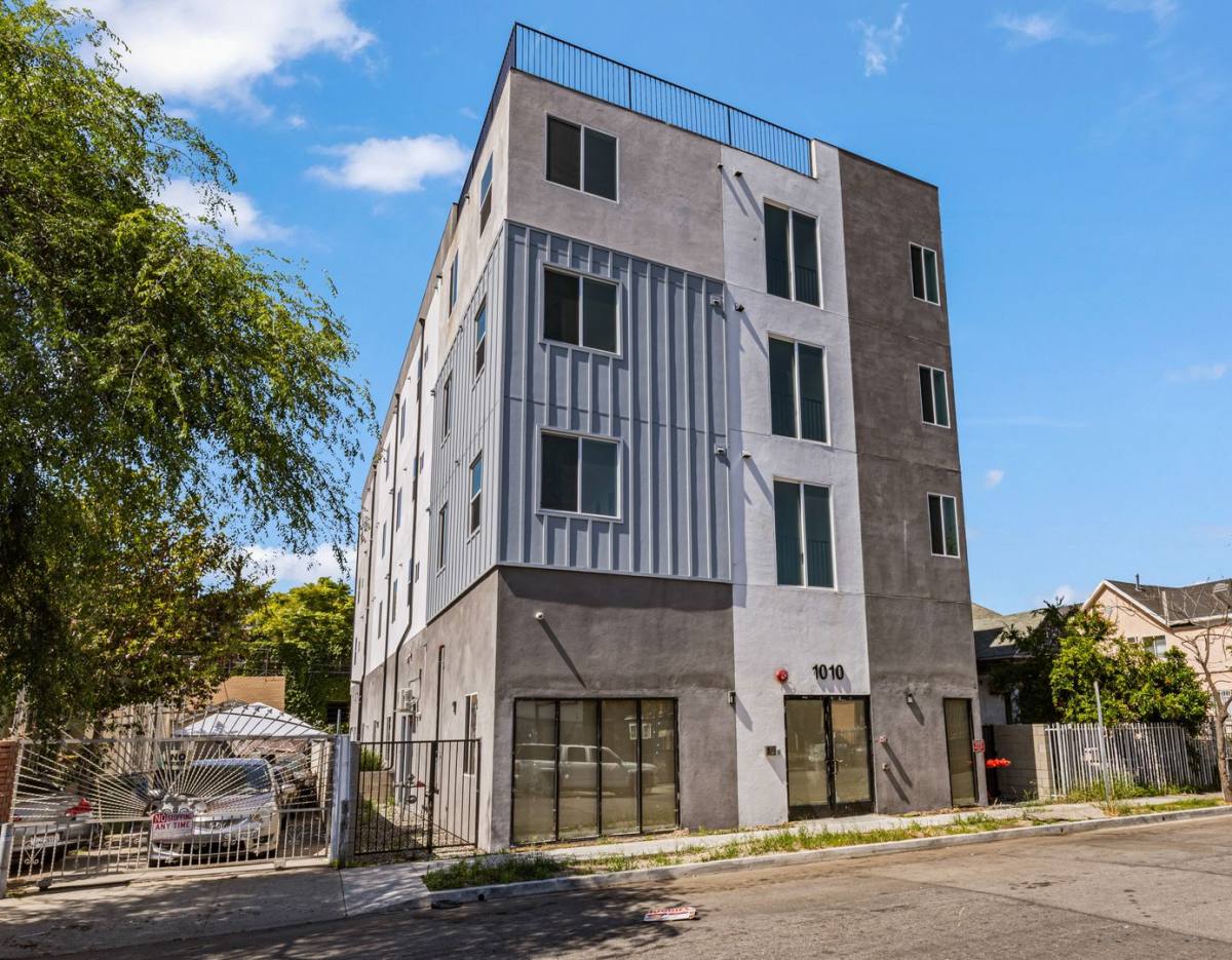 Apartment for rent at 1010 E 25th St, Los Angeles, CA 90011