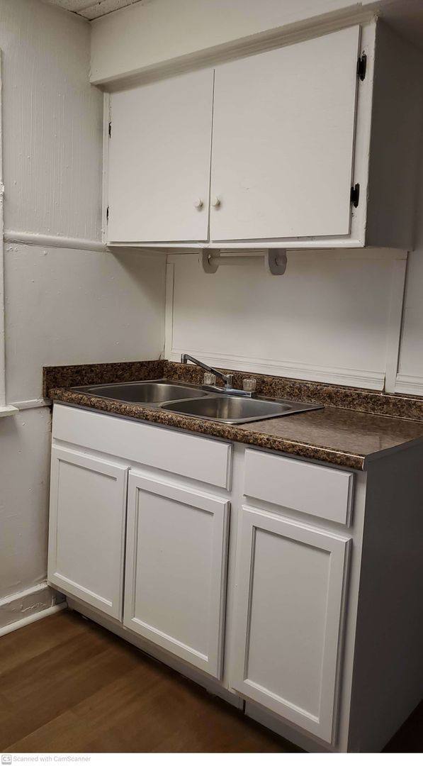 Apartment for rent at 809-811 Herman, Dayton, OH 45404