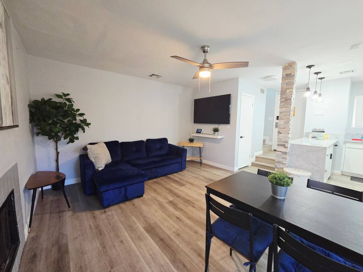 Townhouse for rent at 5045 Spencer St, Las Vegas, NV 89119