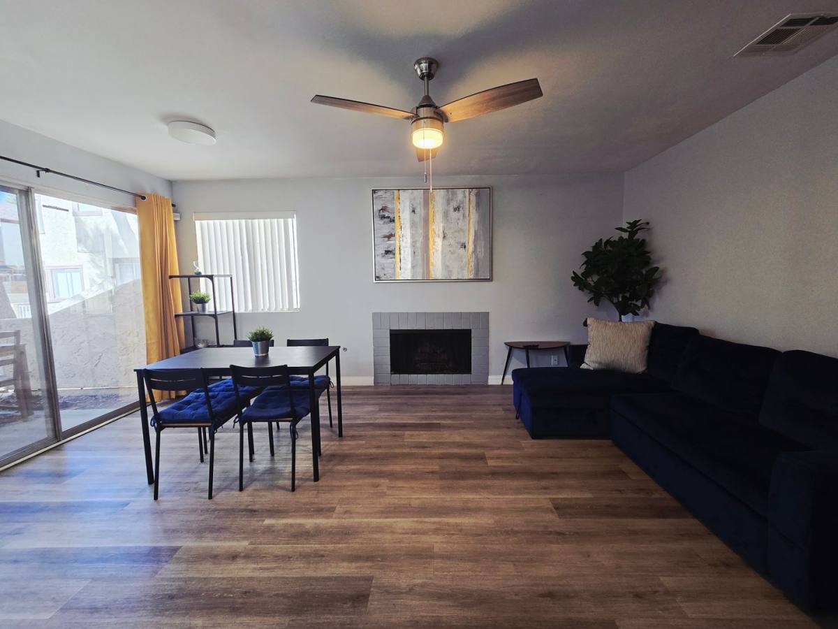 Townhouse for rent at 5045 Spencer St, Las Vegas, NV 89119