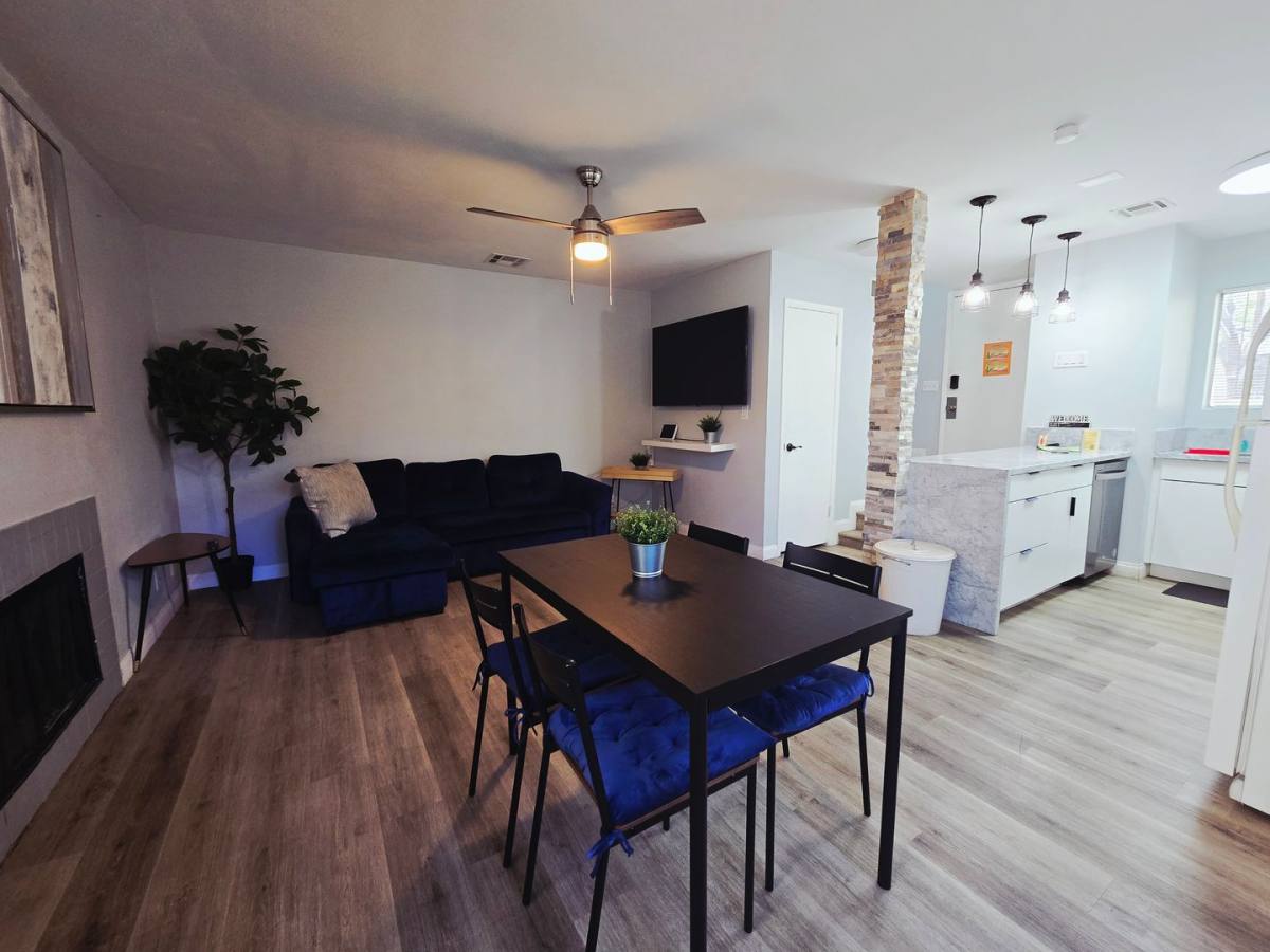 Townhouse for rent at 5045 Spencer St, Las Vegas, NV 89119