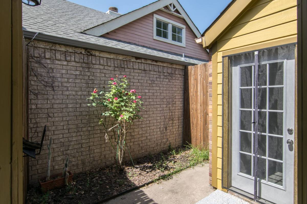 House for rent at 3142 Royal Gable Dr, Dallas, TX 75229