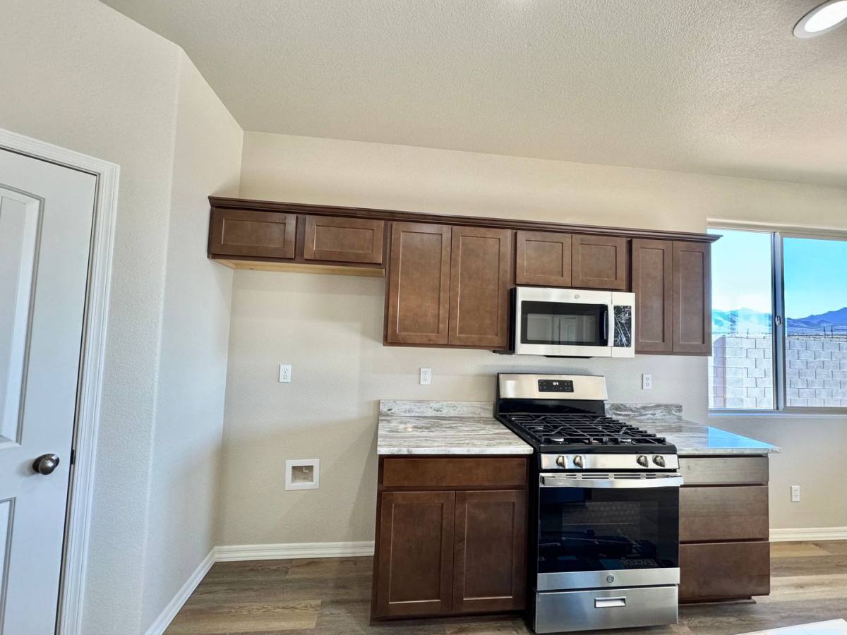 3587 Charleston Loop, Kingman, AZ 86401 - House for Rent - Image 9
