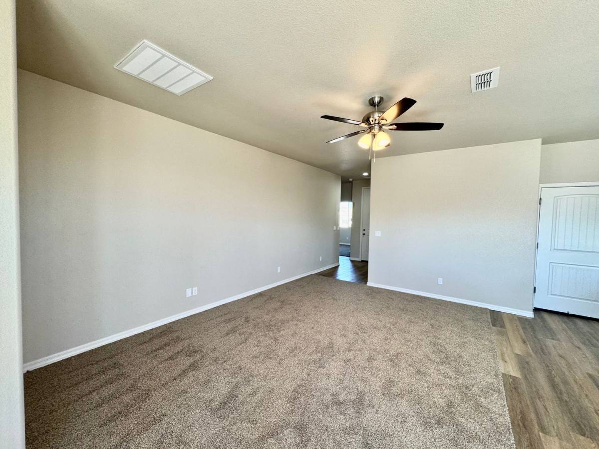 3587 Charleston Loop, Kingman, AZ 86401 - House for Rent - Image 6