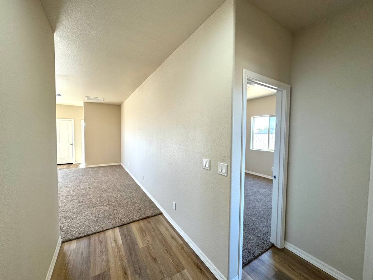 3587 Charleston Loop, Kingman, AZ 86401 - House for Rent - Image 4