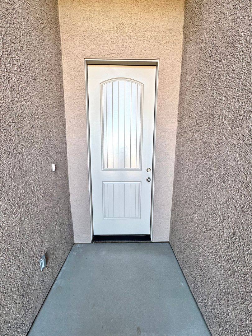 3587 Charleston Loop, Kingman, AZ 86401 - House for Rent - Image 3