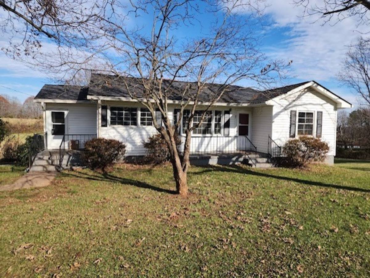 House for rent at 4253 Siloam Rd, Mount Airy, NC 27030