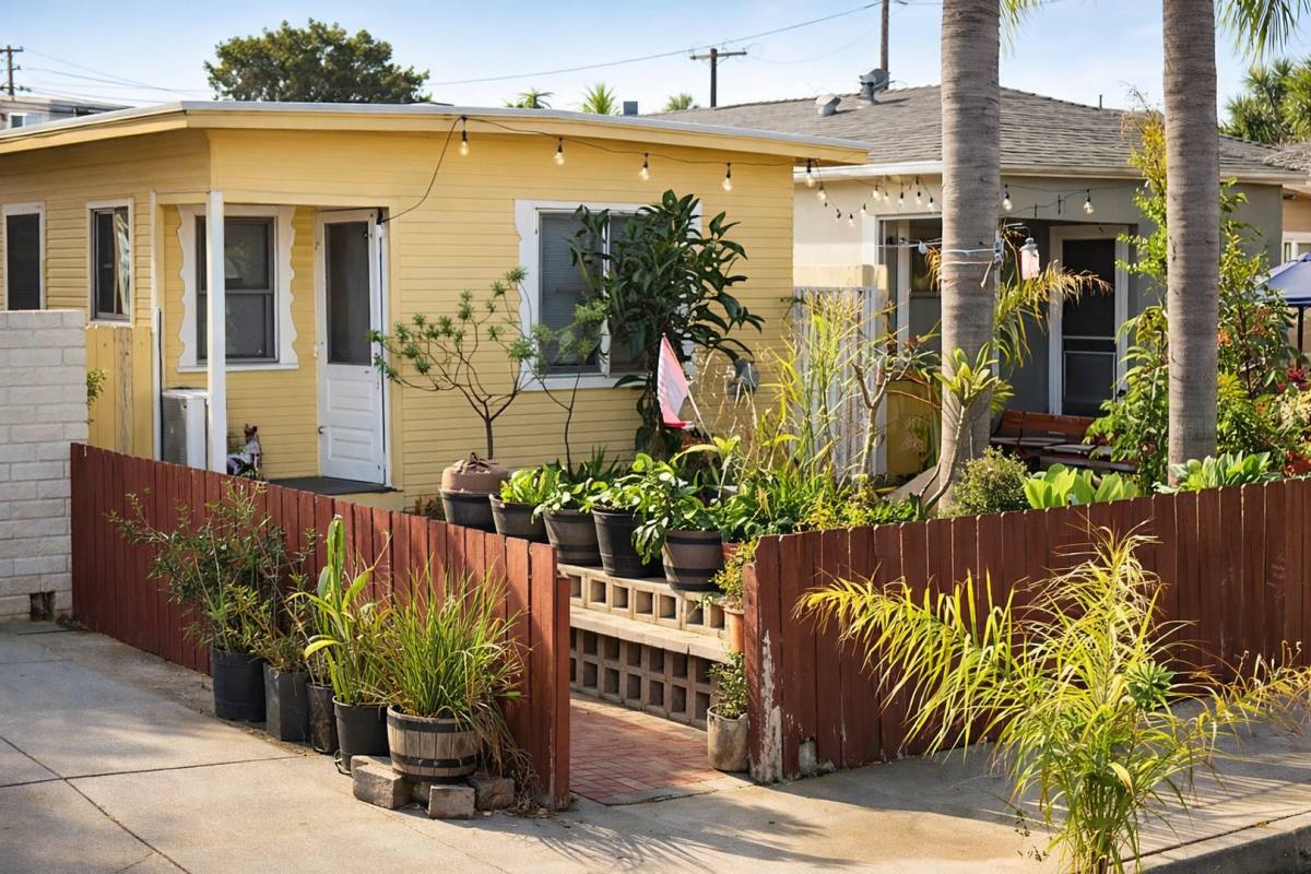 Apartment for rent at 5013-5019 Narragansett Ave, San Diego, CA 92107