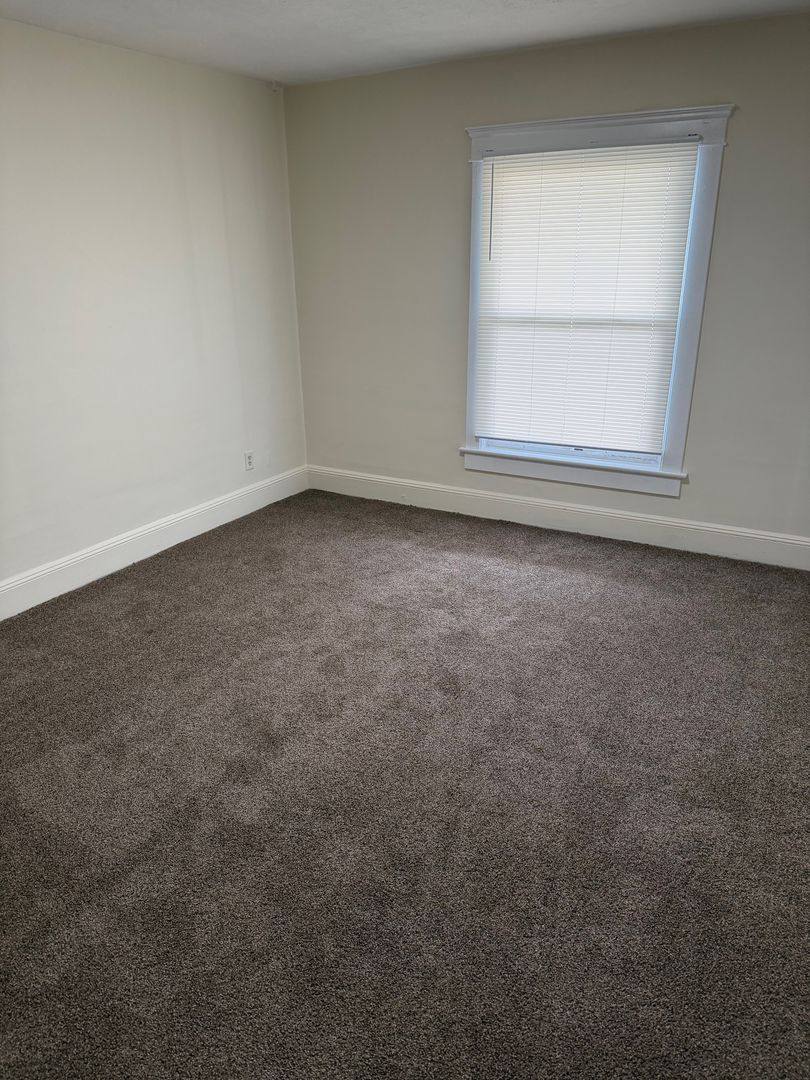 Apartment for rent at 149-151 2nd St SW, Barberton, OH 44203