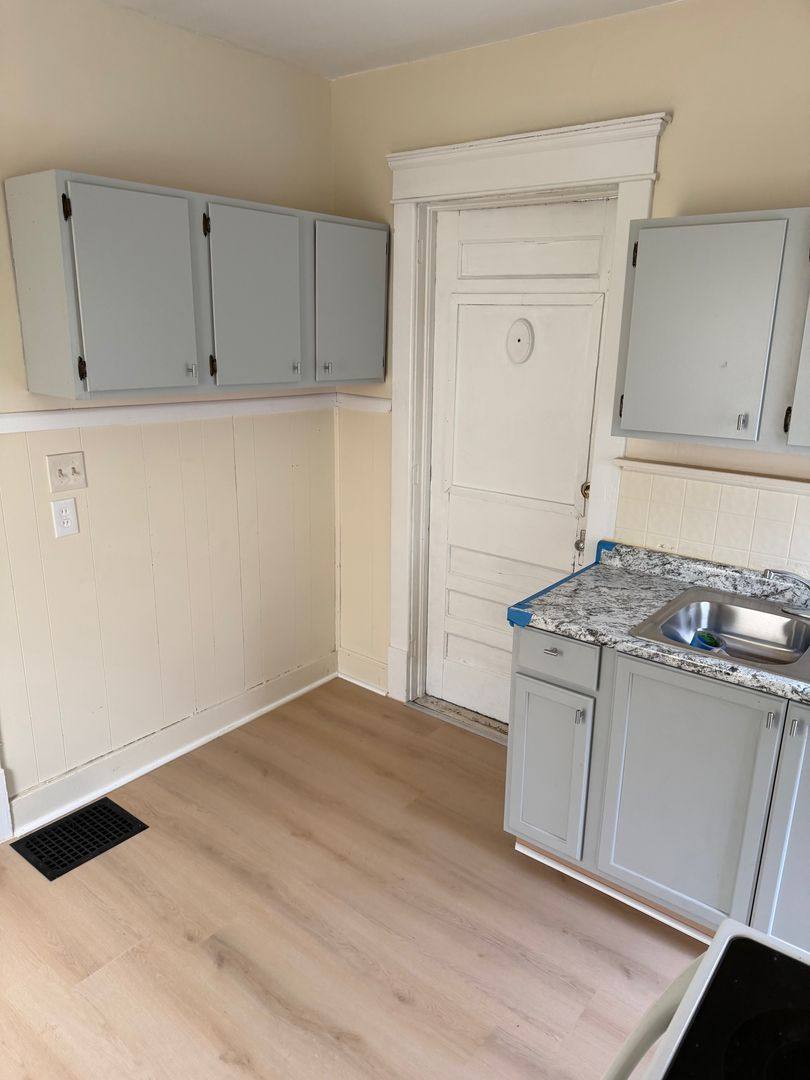 Apartment for rent at 149-151 2nd St SW, Barberton, OH 44203