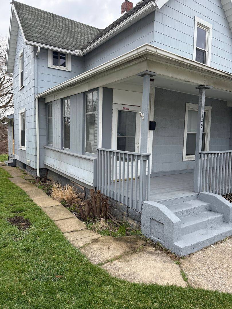 Apartment for rent at 149-151 2nd St SW, Barberton, OH 44203