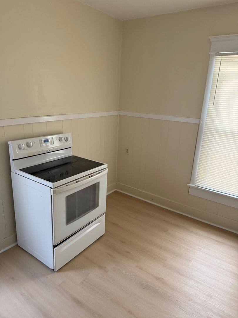 Apartment for rent at 149-151 2nd St SW, Barberton, OH 44203