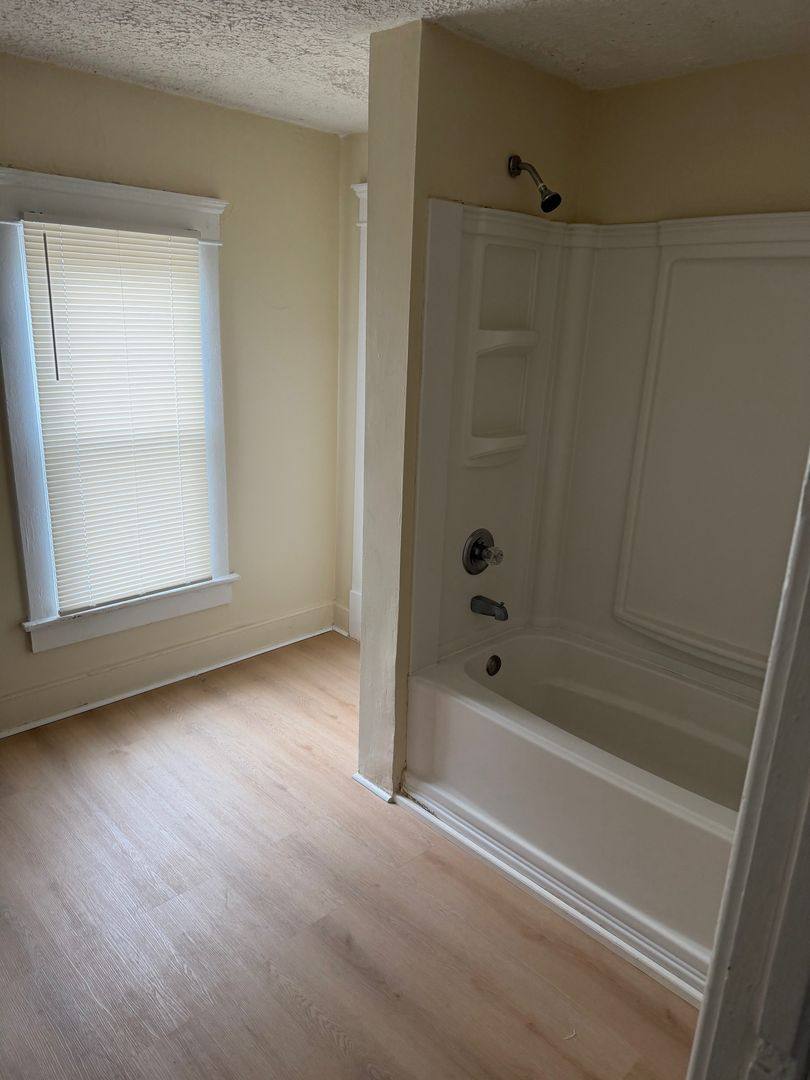 Apartment for rent at 149-151 2nd St SW, Barberton, OH 44203