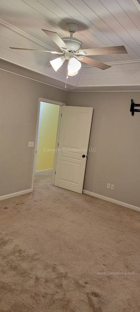 House for rent at 6141 Blue Ash Dr, Ooltewah, TN 37363