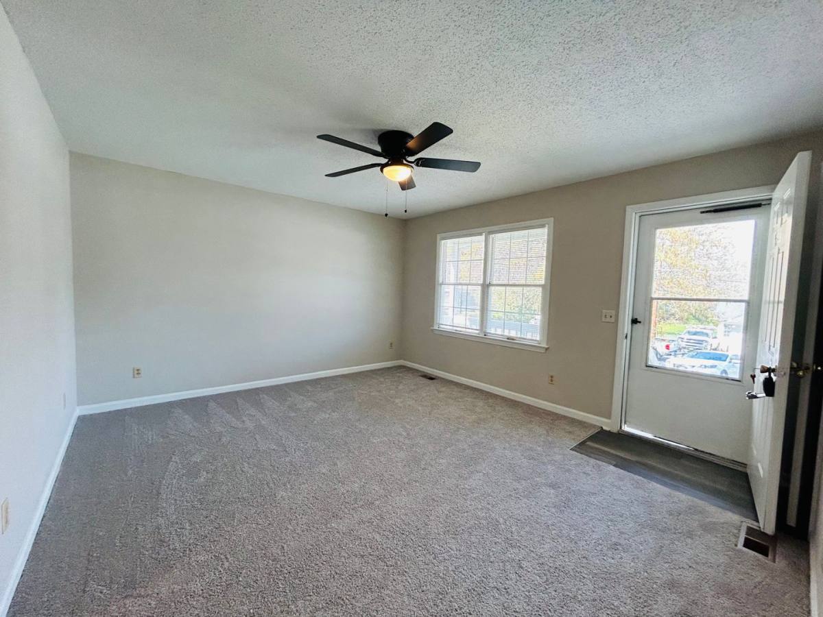 Apartment for rent at 404 Poplar St, Asheboro, NC 27203
