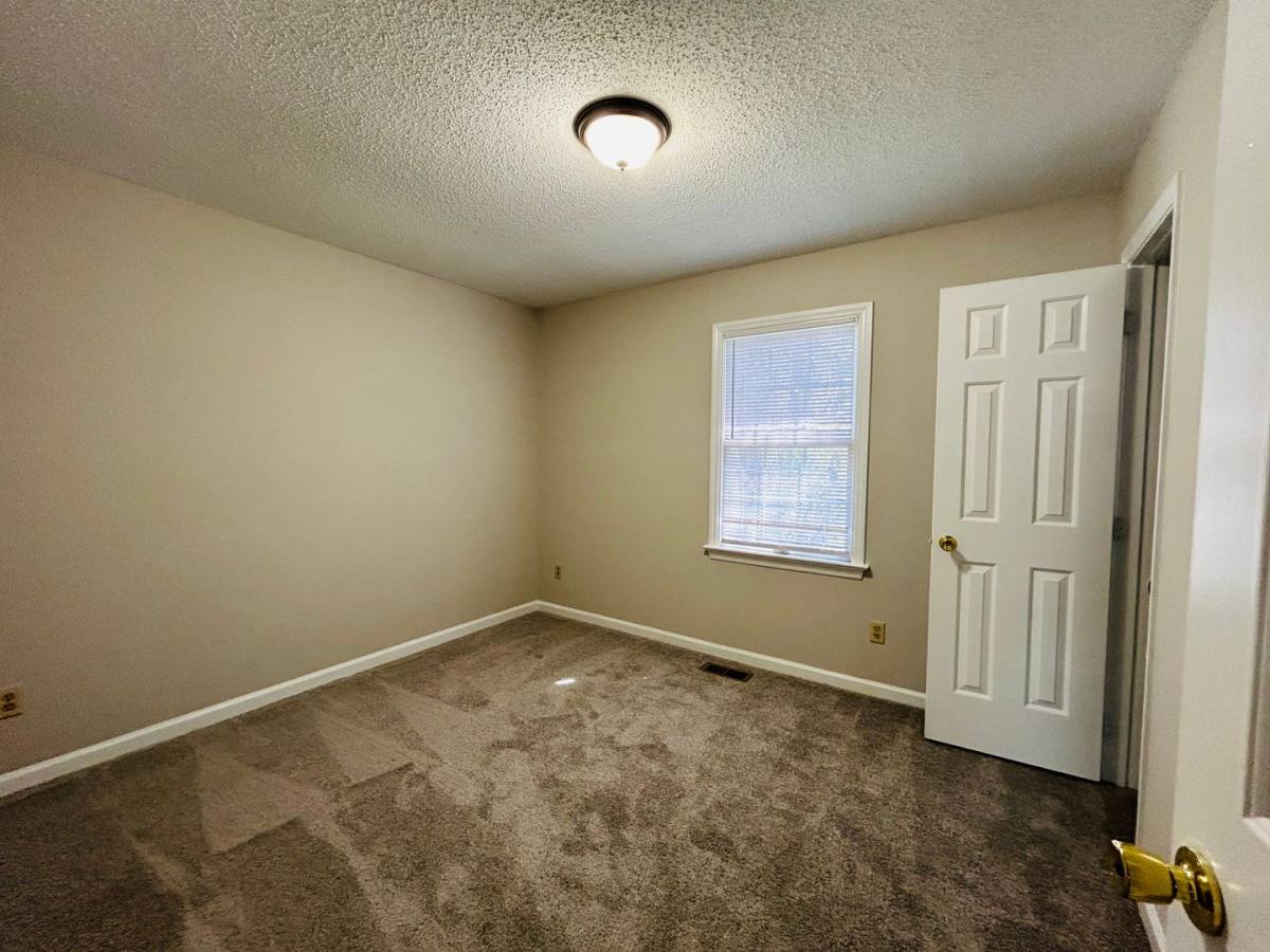 Apartment for rent at 404 Poplar St, Asheboro, NC 27203