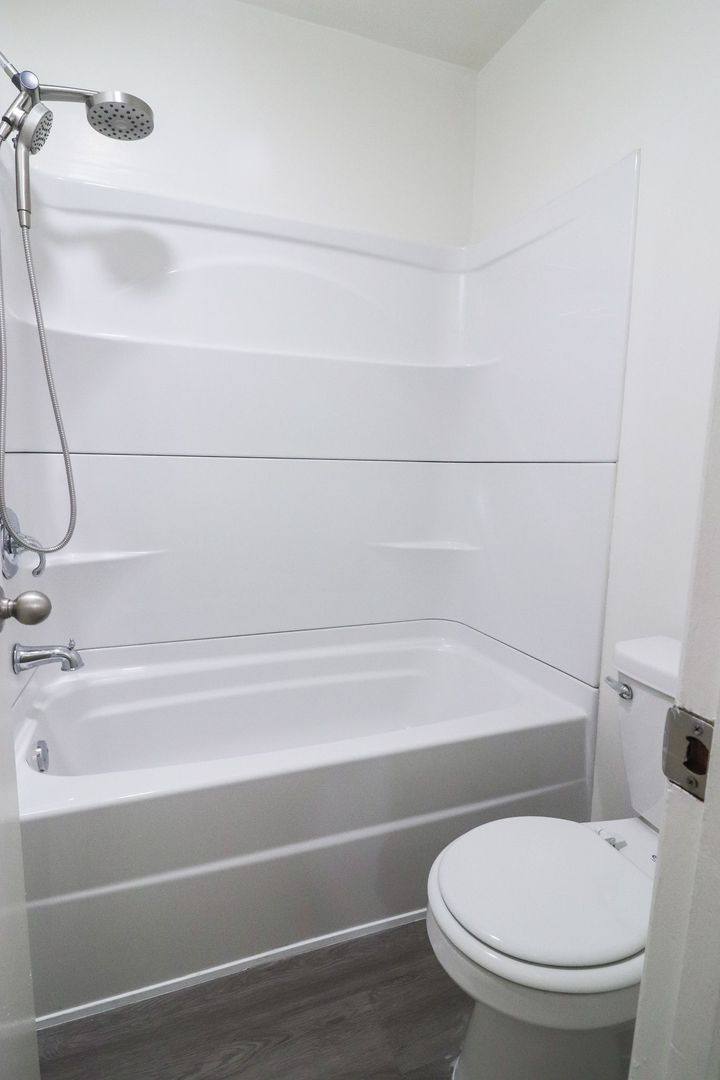 Apartment for rent at 5452 Lindley Ave, Encino, CA 91316