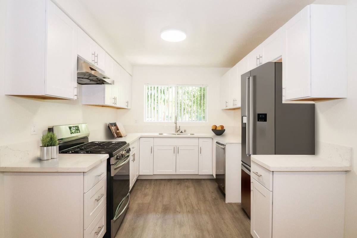 Apartment for rent at 5452 Lindley Ave, Encino, CA 91316