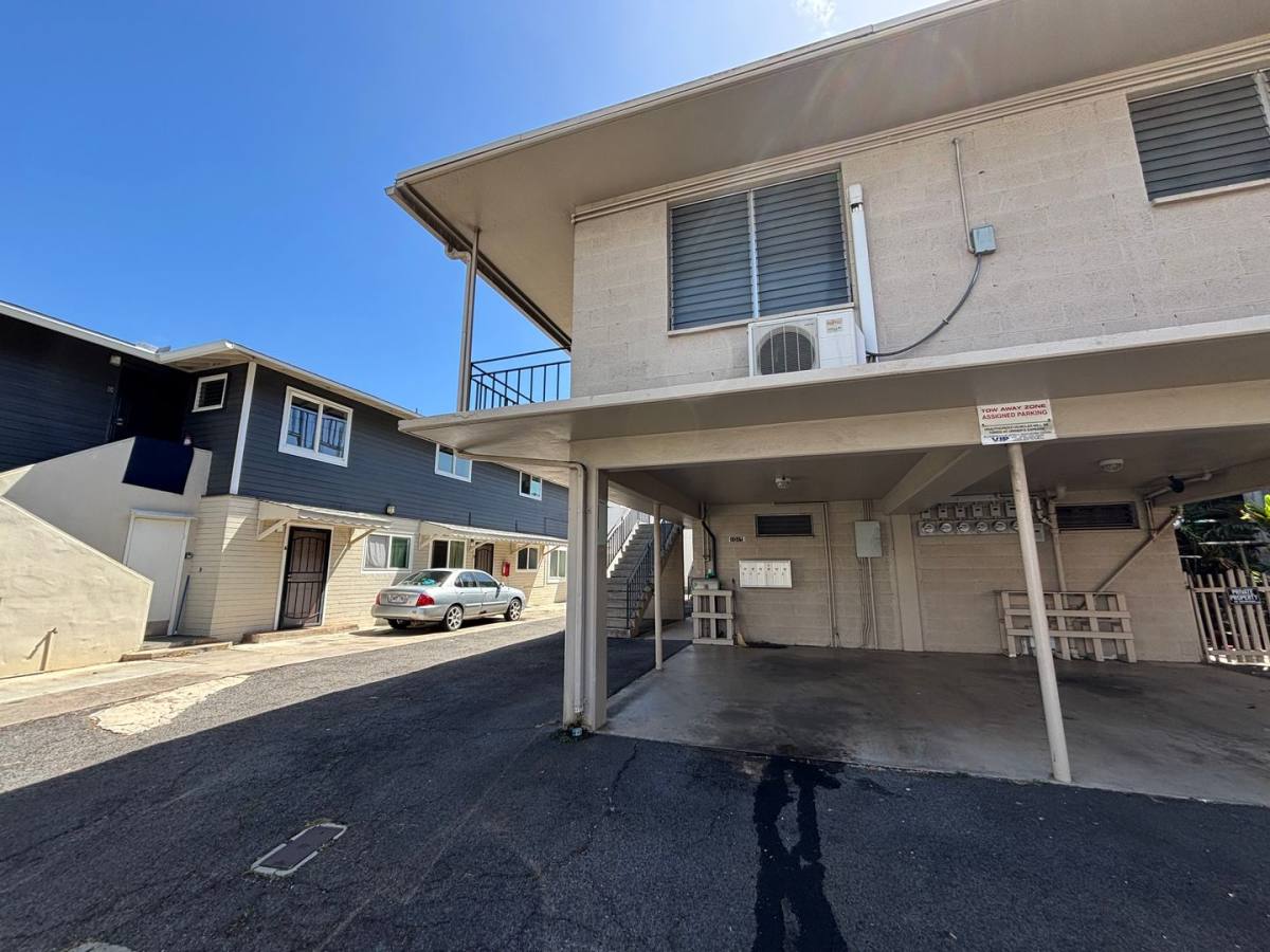 Apartment for rent at 1015 Kemole Lane, Honolulu, HI 96826