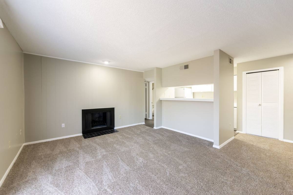 Apartment for rent at 1867 Poplar Pines Dr, Memphis, TN 38117