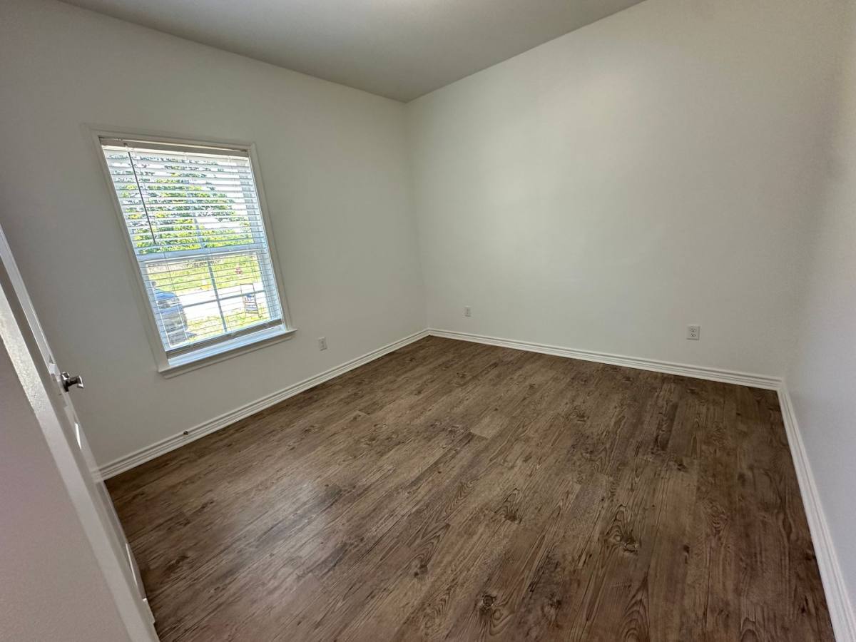 Townhouse for rent at 109 Cook St, Arp, TX 75750