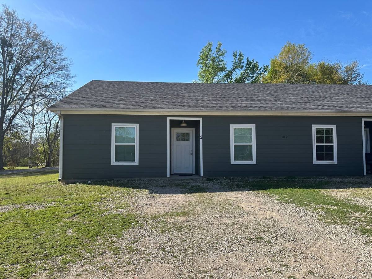 Townhouse for rent at 109 Cook St, Arp, TX 75750