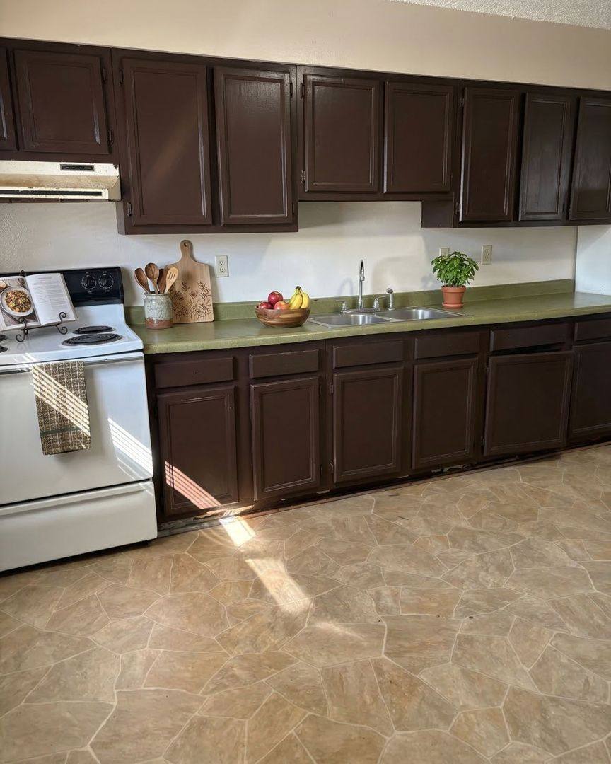 Apartment for rent at 1154 Langley Rd, Waterloo, IA 50702