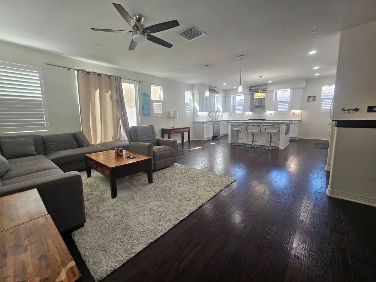 Townhouse for rent at 26039 Cypress St, Lomita, CA 90717