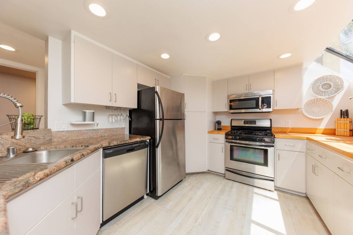 Condo for rent at 8132 Camino Del Sol #D, La Jolla, CA 92037