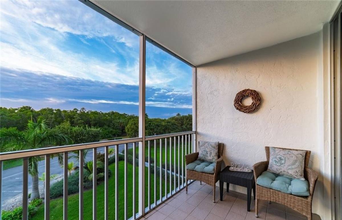 Townhouse for rent at 5 Bluebill Ave, Naples, FL 34108