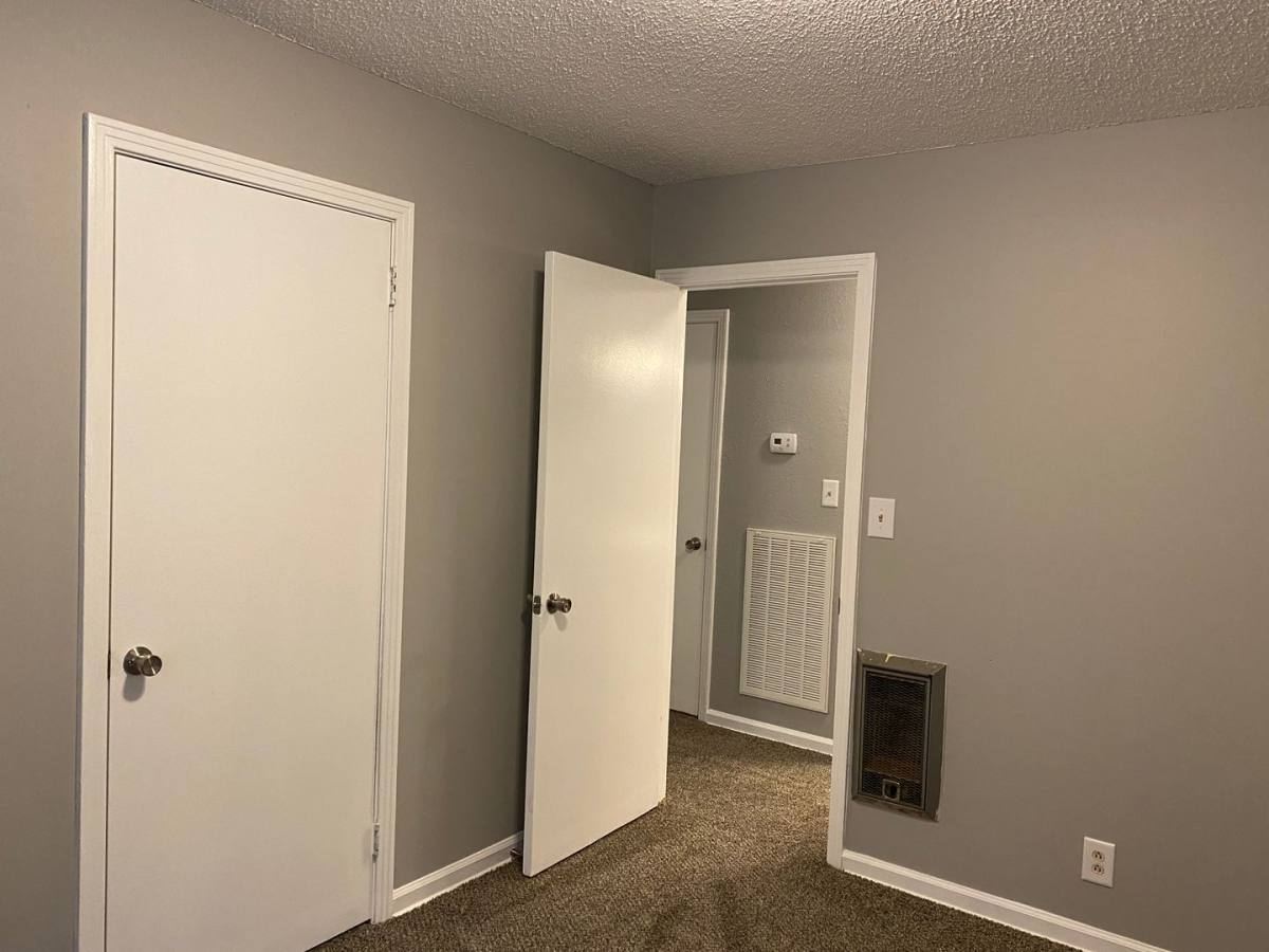House for rent at 222 N 11th St, Clarksville, TN 37040