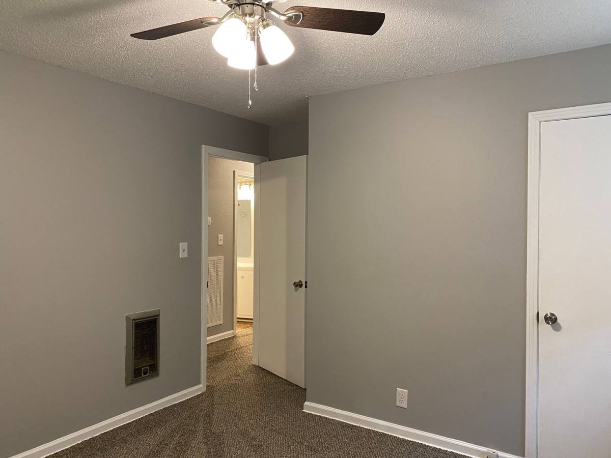 House for rent at 222 N 11th St, Clarksville, TN 37040