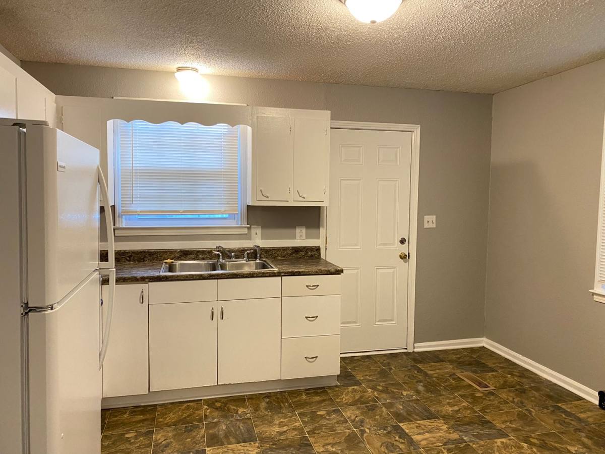 House for rent at 222 N 11th St, Clarksville, TN 37040