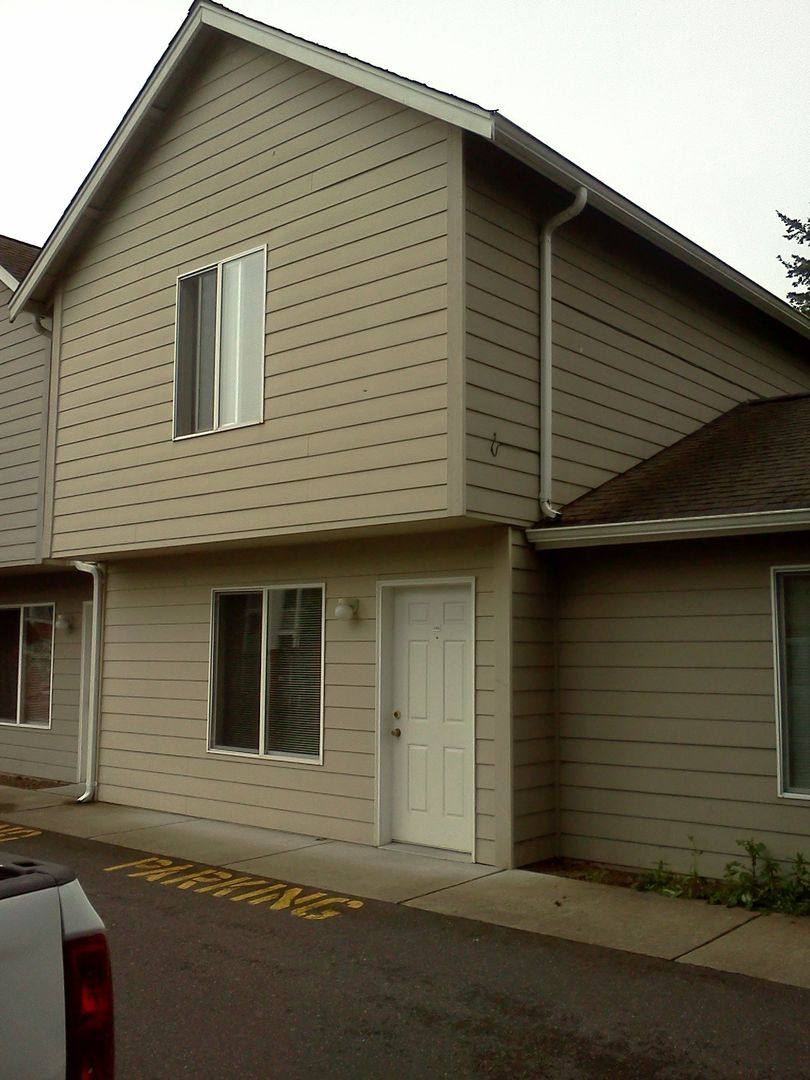 Townhouse for rent at 2719 - 2723 W Maplewood Ave, Bellingham, WA 98225