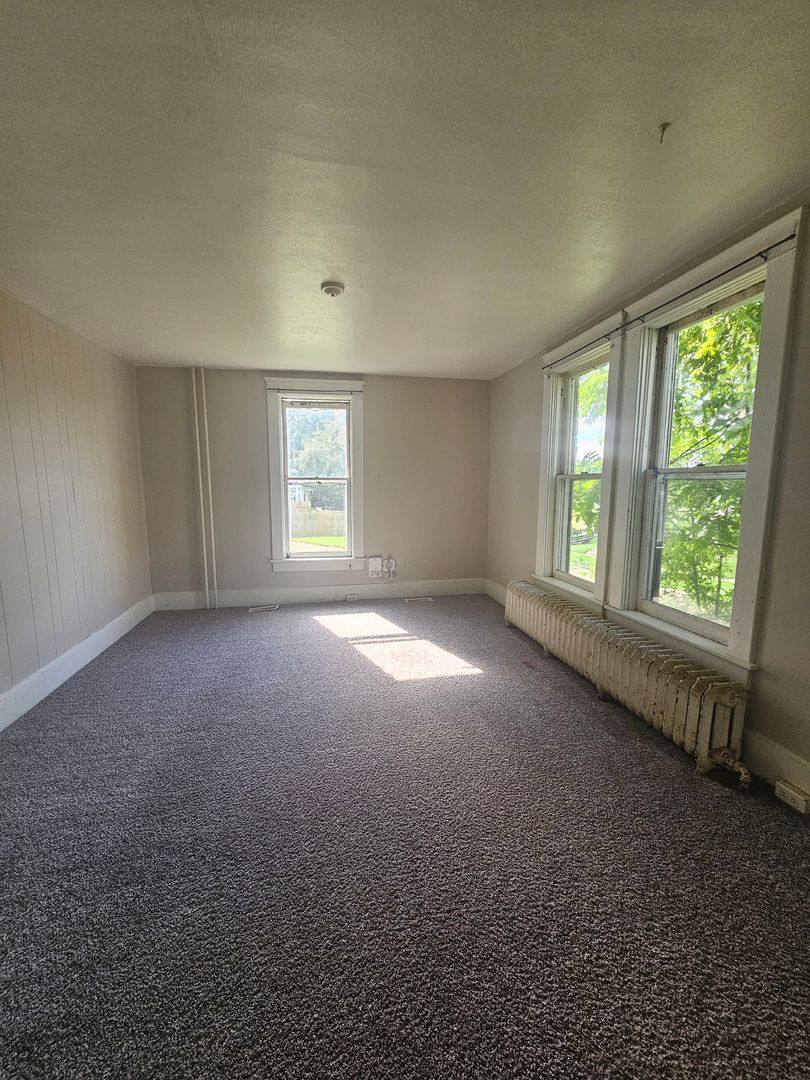 Apartment for rent at 2824 8th Ave, Rock Island, IL 61201