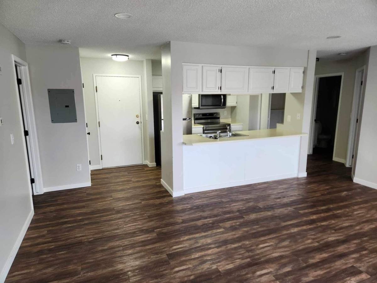 Apartment for rent at 4532, 4534 & 4536 Douglas Ave, Des Moines, IA 50310