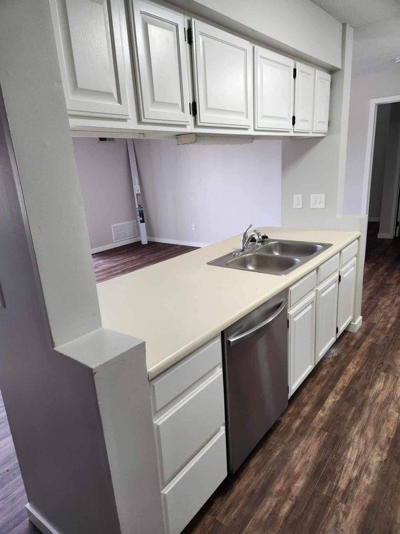 Apartment for rent at 4532, 4534 & 4536 Douglas Ave, Des Moines, IA 50310