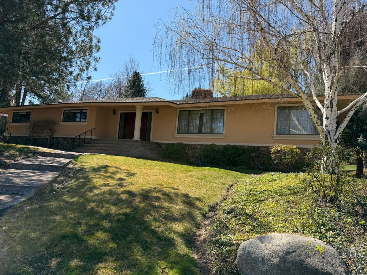 House for rent at 2435 Lake Ridge Shores E, Sparks, NV 89436