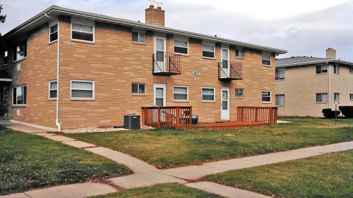 Apartment for rent at 1617 Randolph Rd, Janesville, WI 53545