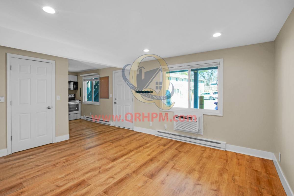 Apartment for rent at 5247 Harold Dr, Flushing, MI 48433