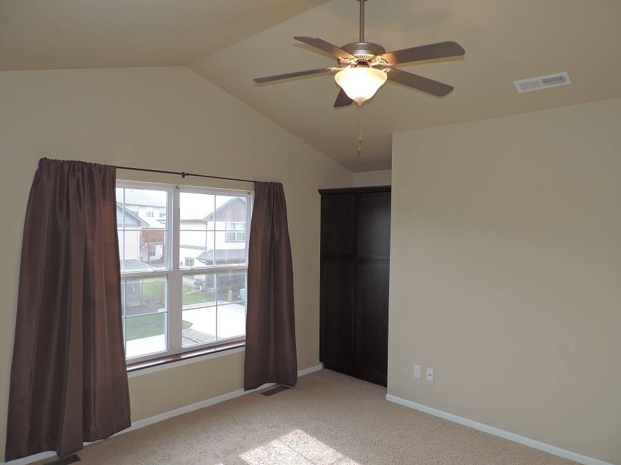 Townhouse for rent at 425 Cambria Dr, North Liberty, IA 52317