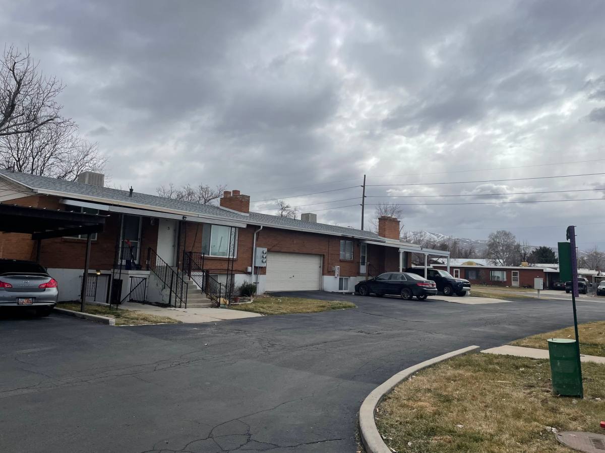 Townhouse for rent at 296 Pages Lane, Bountiful, UT 84010