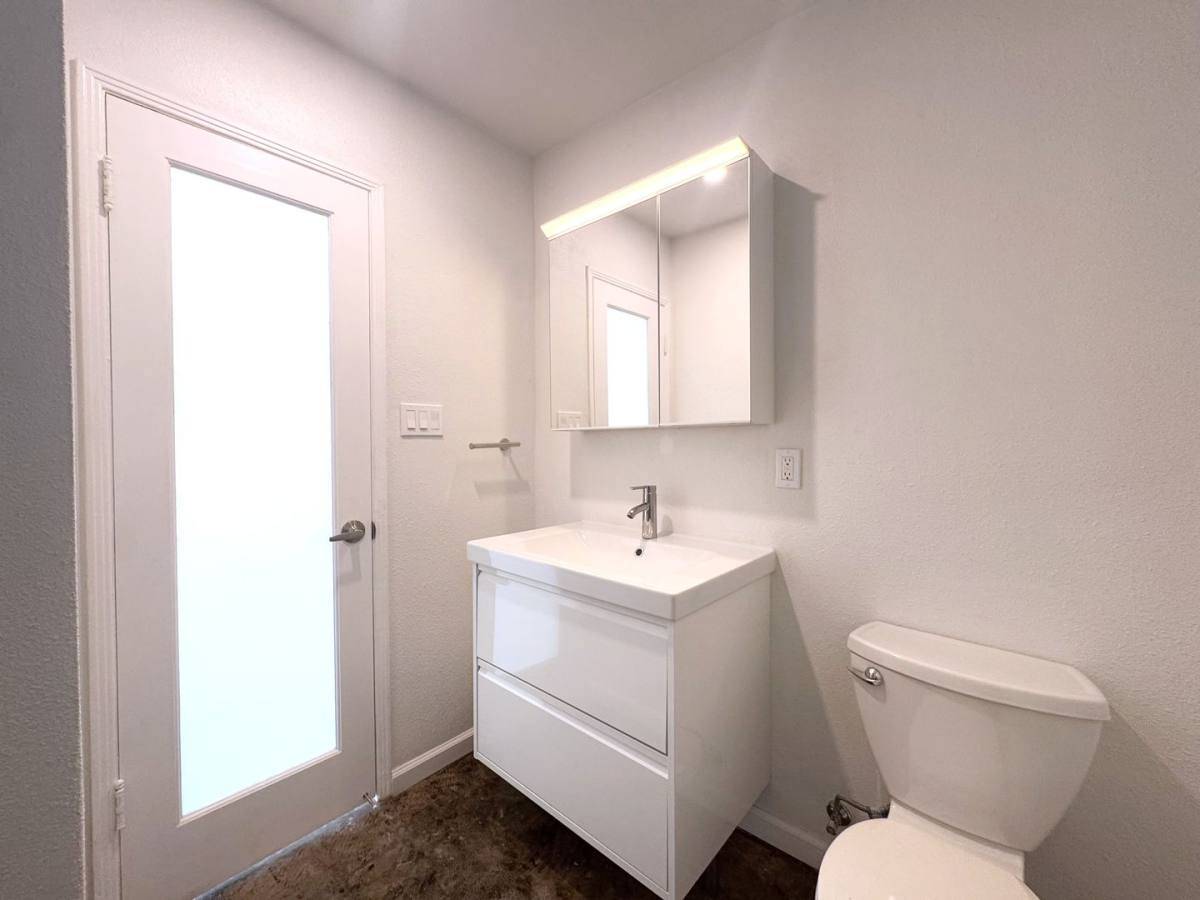 Apartment for rent at 700 N Riverside Dr, Palm Springs, CA 92264
