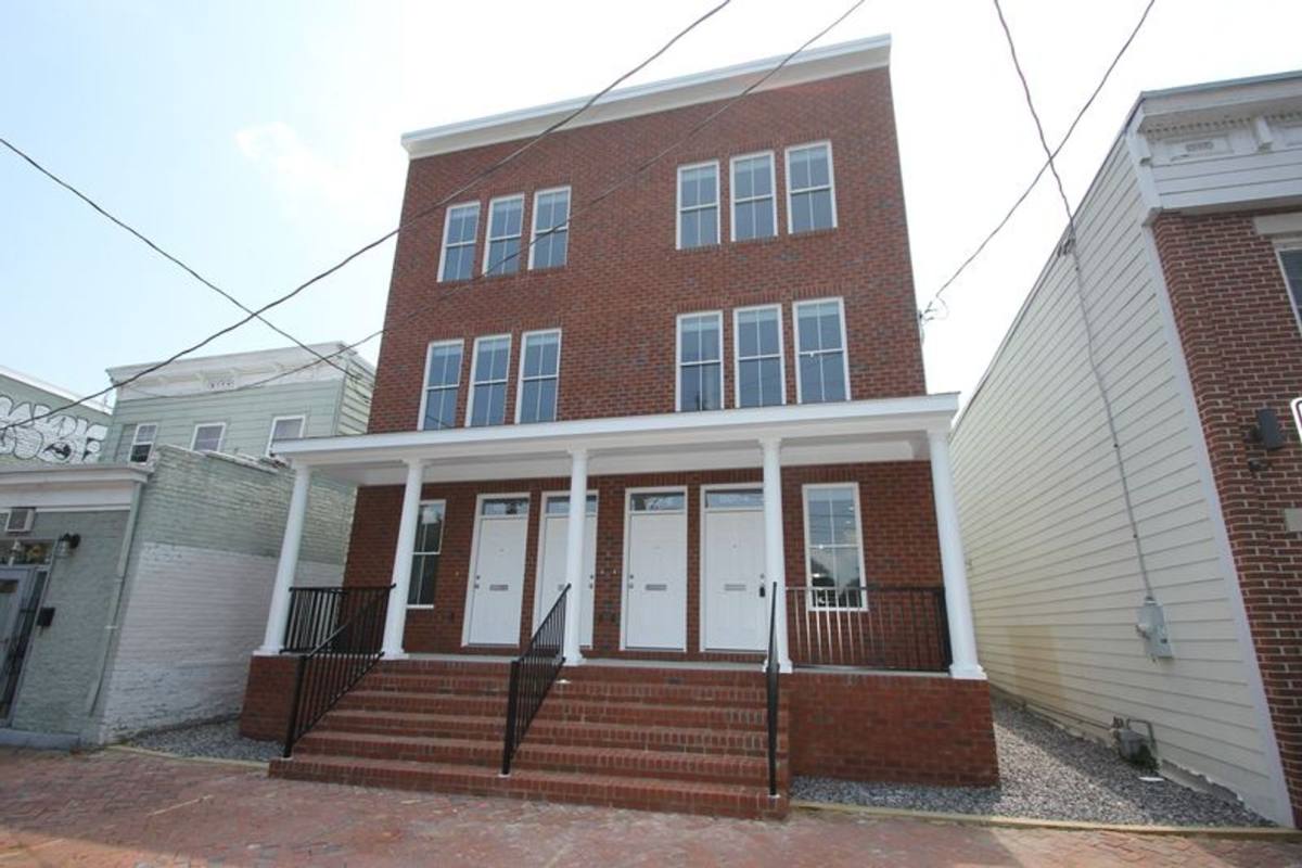 Townhouse for rent at 1505 W Cary St, Richmond, VA 23220