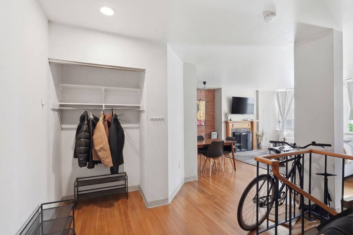 Apartment for rent at 104 Gainsborough St #101, Boston, MA 02115