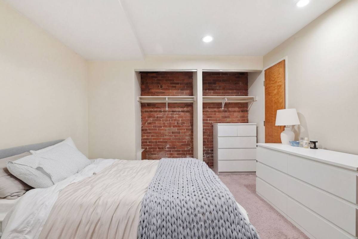Apartment for rent at 104 Gainsborough St #101, Boston, MA 02115